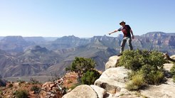 Expedition im Grand Canyon. Gesteine aus dieser Region haben erste Hinweise darauf geliefert, dass die fossilen Steroide aus Umwandlungsreaktionen stammen.