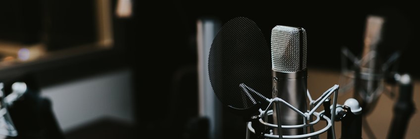Condenser microphone in a studio (©Jonathan Velasquez on Unsplash) Condenser microphone in a studio