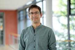 Portrait photo of Sönke Zähle