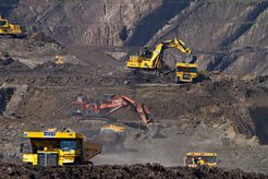 Bagger auf einem Bergbaugelände
