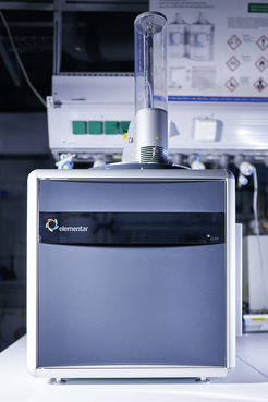 Elementaranalysator vario MAX cube,Elementar Analysensysteme GmbH,Elementar-Straße 1, D-63505 Langenselbold, Deutschland