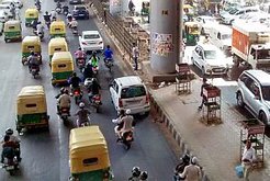 Straßenverkehr in Dehli, Indien (Foto von Julia Marshall)