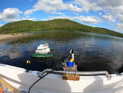 Carbon flux measurements with a floating chamber from a boat