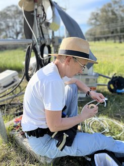 K. Hippler assembling the calibration system for the eddy covariance systems.