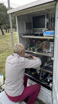 K. Hippler during pump maintenance of the profile system.